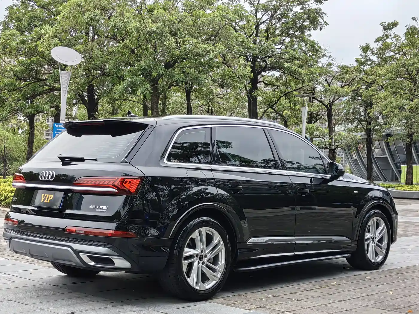 AUDI Q7