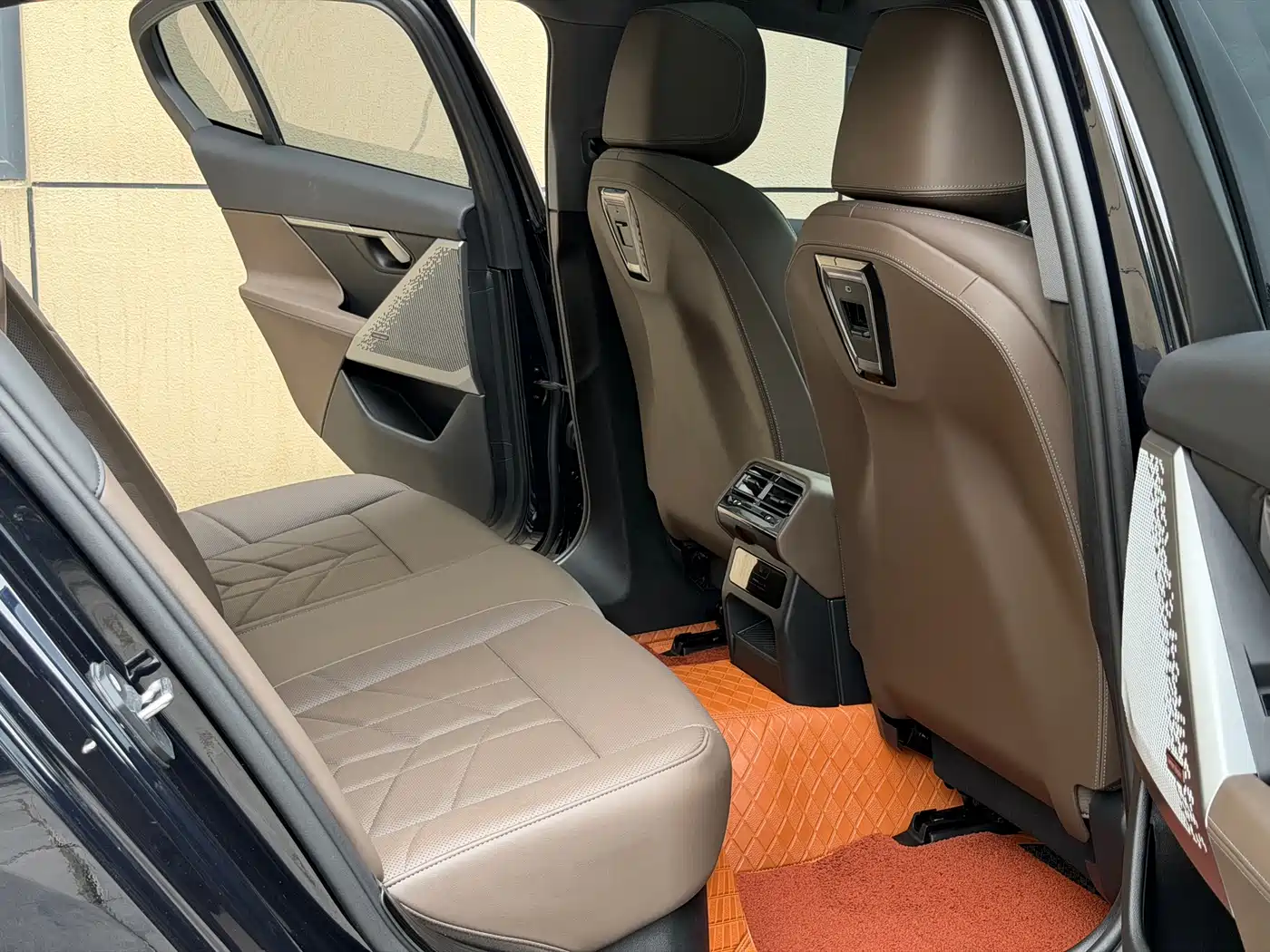 BMW 5 Series 2024 530Li Leading M Sport Package фото 11