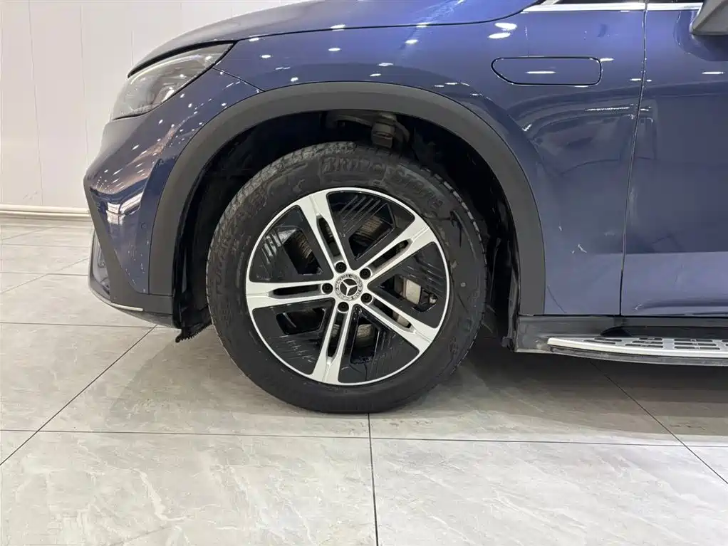 MERCEDES-BENZ EQE SUV