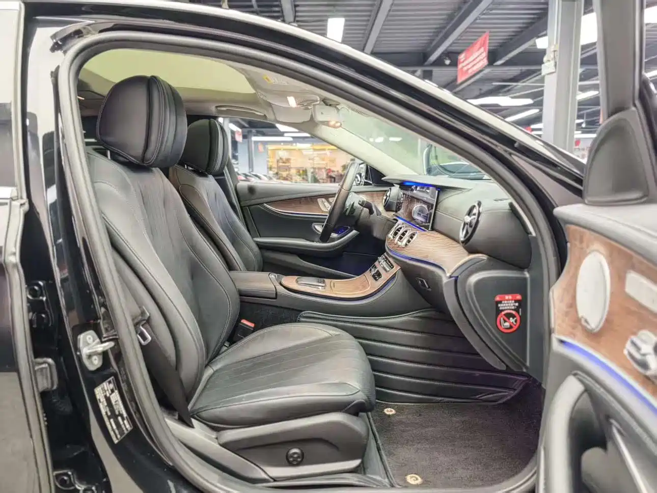 Mercedes-Benz E-Class 2020 E 300 L Luxury Model фото 9