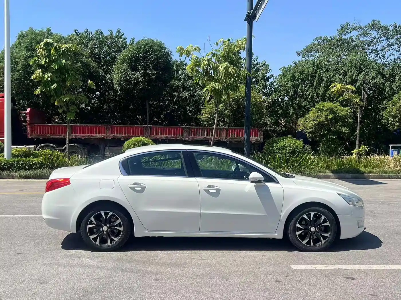 Peugeot 508 2013 2013 2.3L Roland Garros Edition