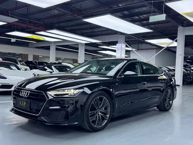 Audi A7 45 TFSI, Select
