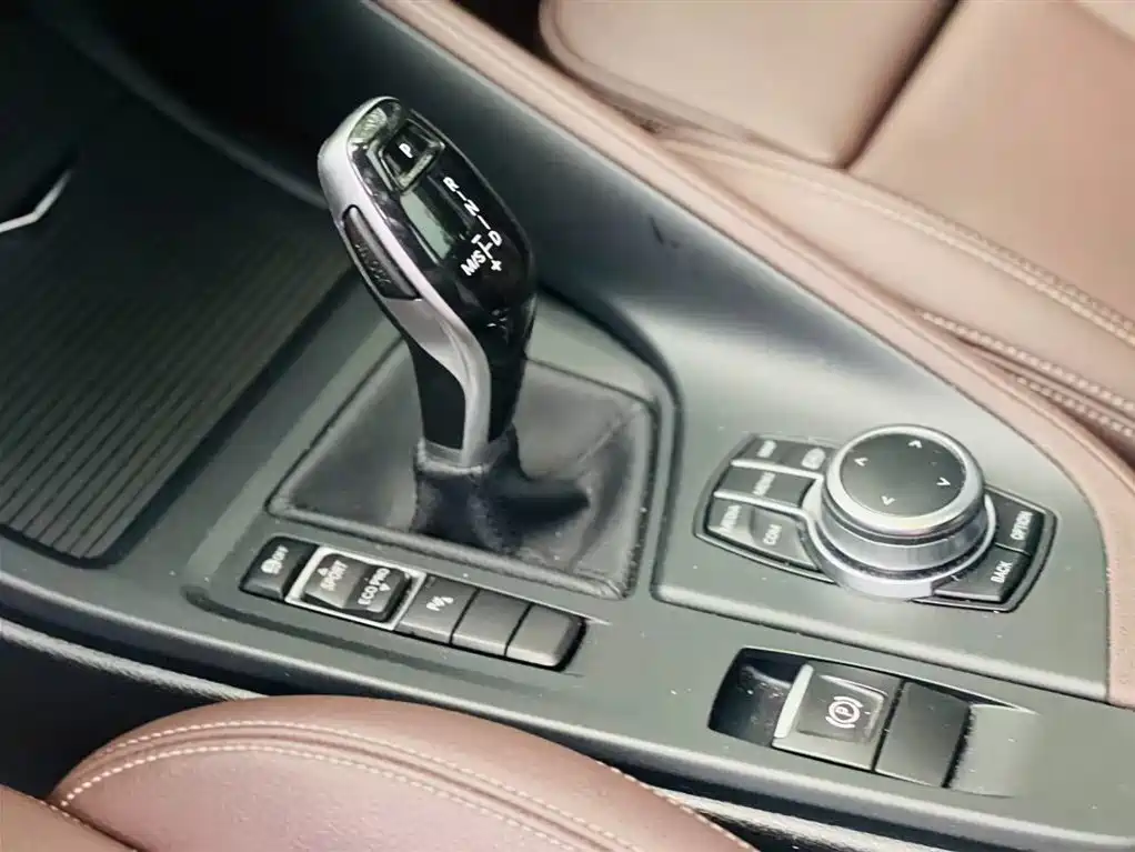 BMW X1 2022 sDrive25Li Leading фото 11