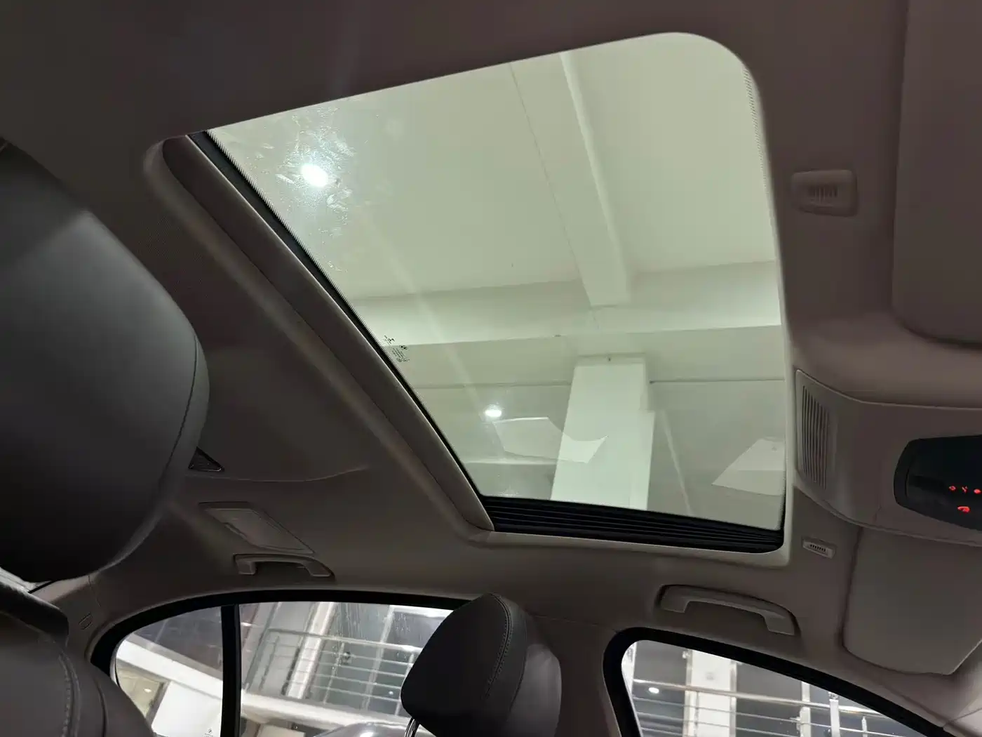 BMW 5 Series 2014 525Li Luxury Design Package фото 14