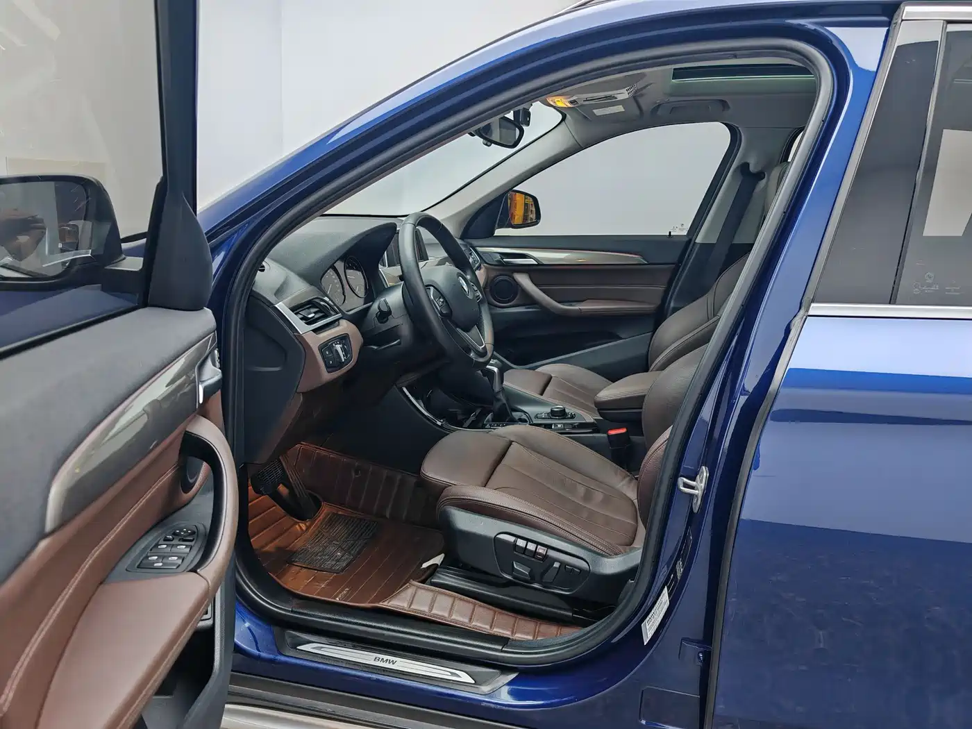 BMW X1 2019 sDrive18Li Premium Model фото 14