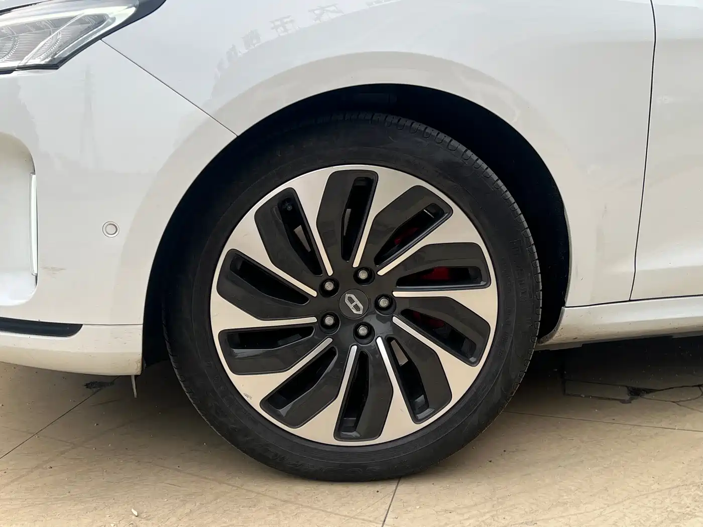 AITO Wenjie AITO M5 2022 Extended Range AWD Performance Edition фото 6