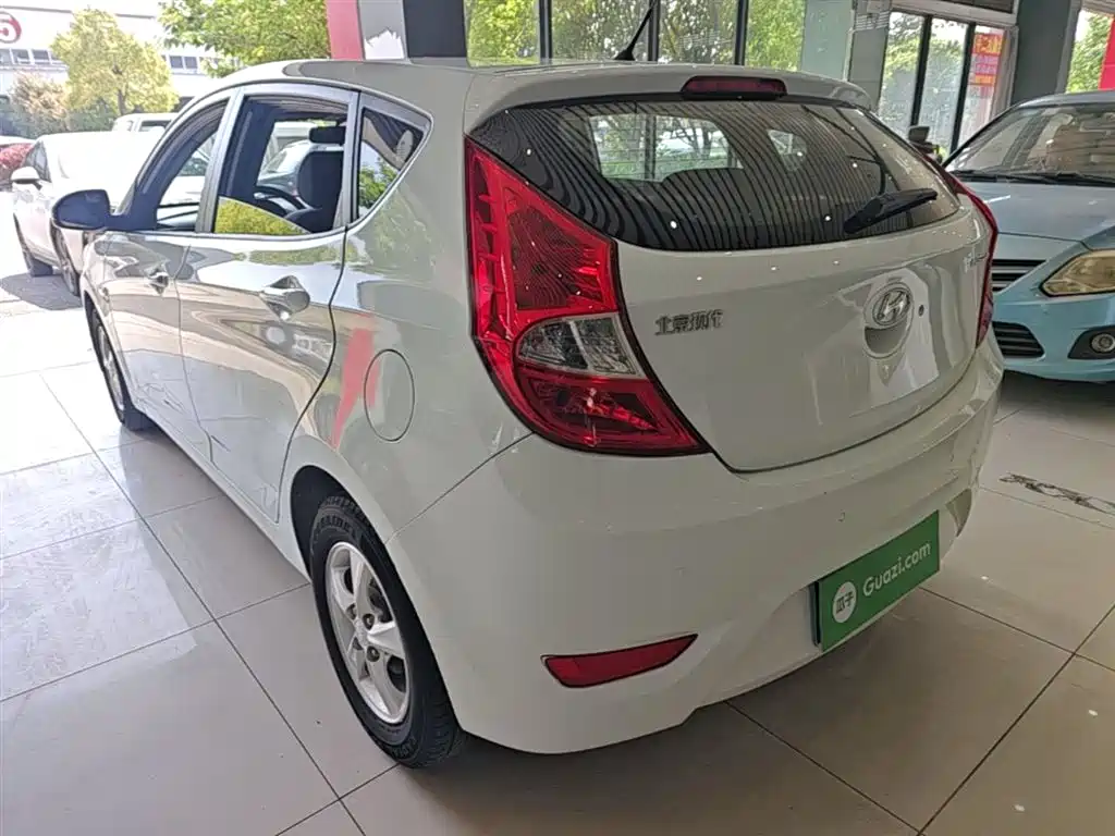 Hyundai Reina 2014 1.4L Manual GLX фото 5