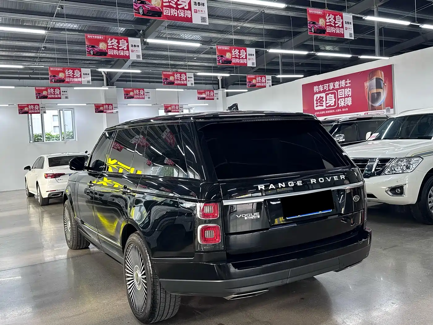 Land Rover Range Rover 2018 3.0 SC V6 Vogue Heritage Extended Edition фото 10