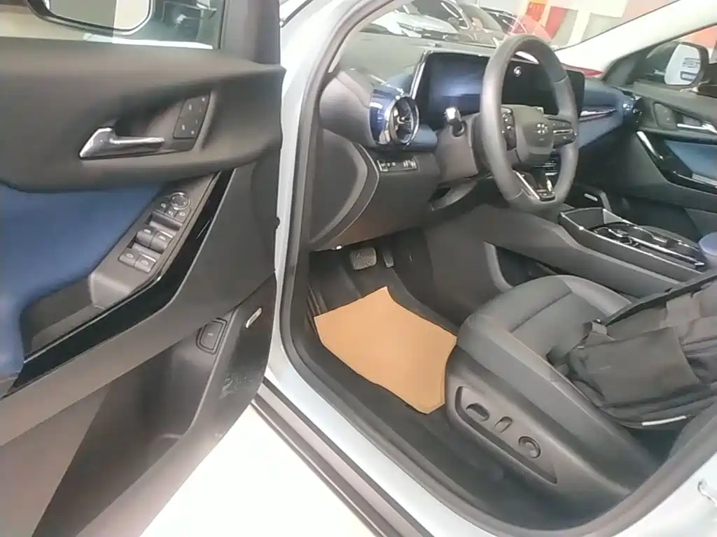 Chevrolet Equinox Plus 2024 2024 102km RS Ultimate Edition