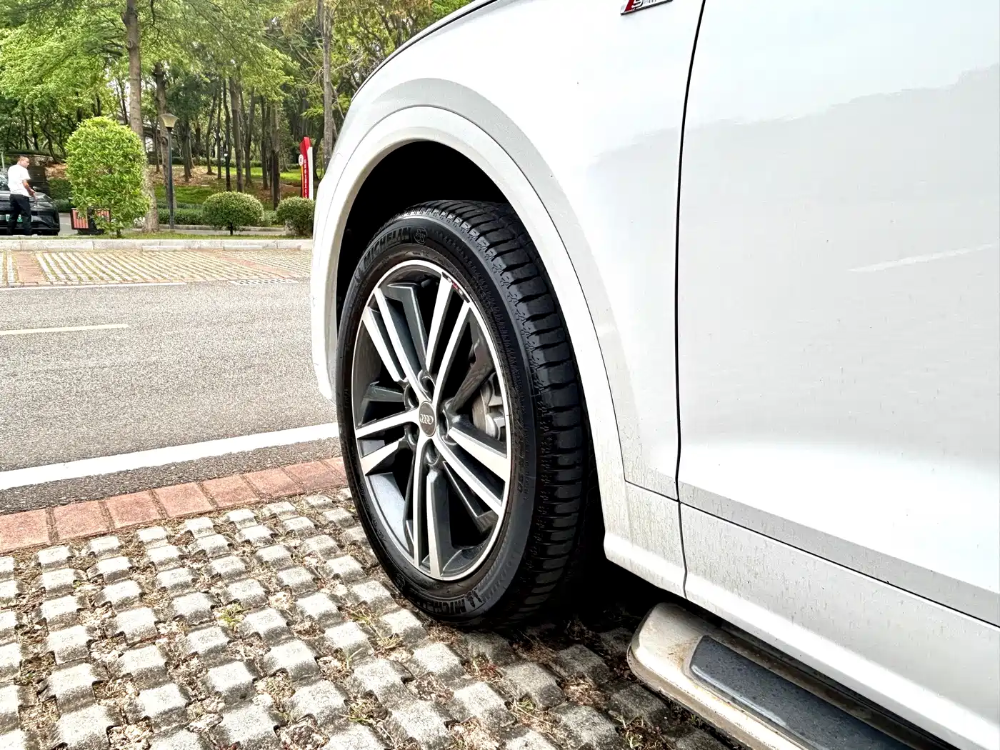 Фото 16 - Audi Q5L