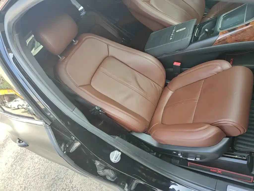 Photo 25 - Lincoln MKX