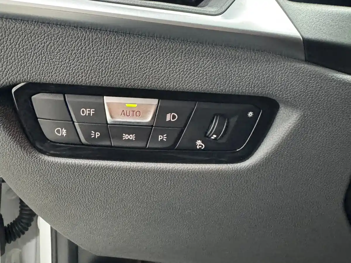 BMW 3 Series 2023 320Li M Sport Package фото 11