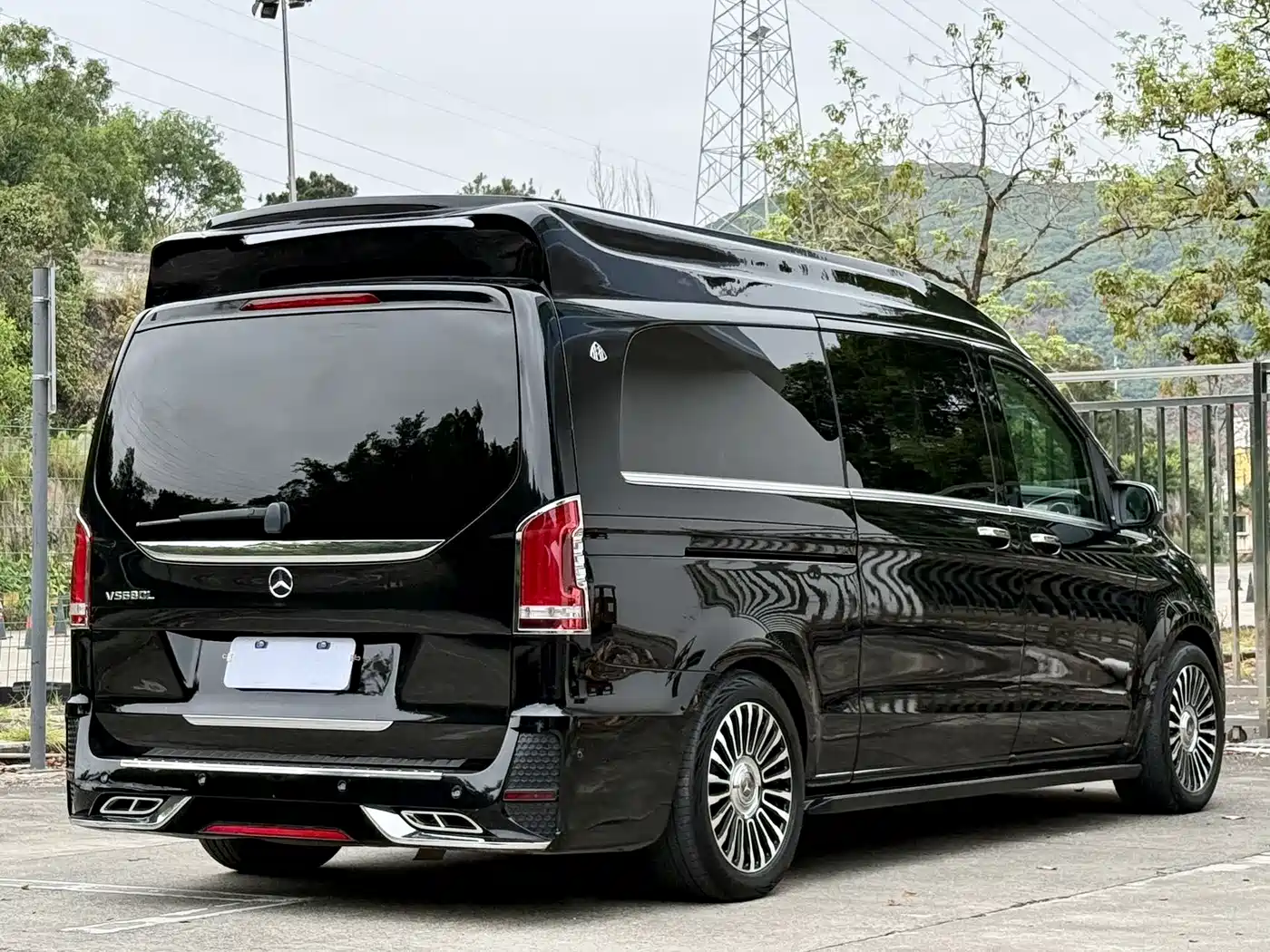 Mercedes-Benz V-Class 2018 V 260 L Premium Long Wheelbase Edition China VI фото 22