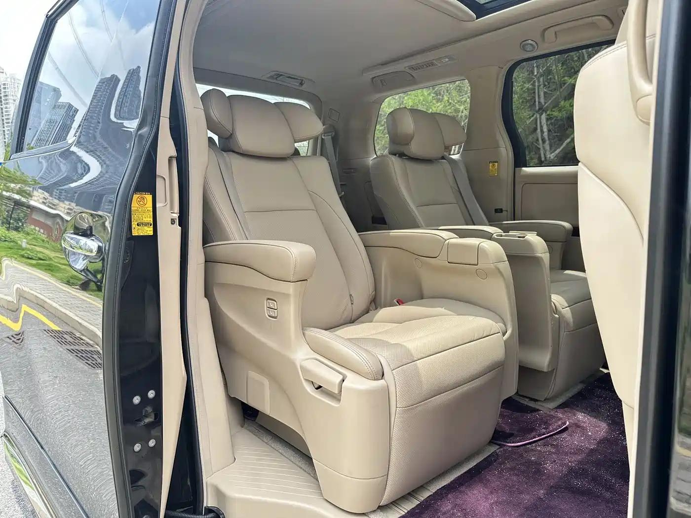 Toyota Alphard 2011 3.5L Luxury Edition фото 6
