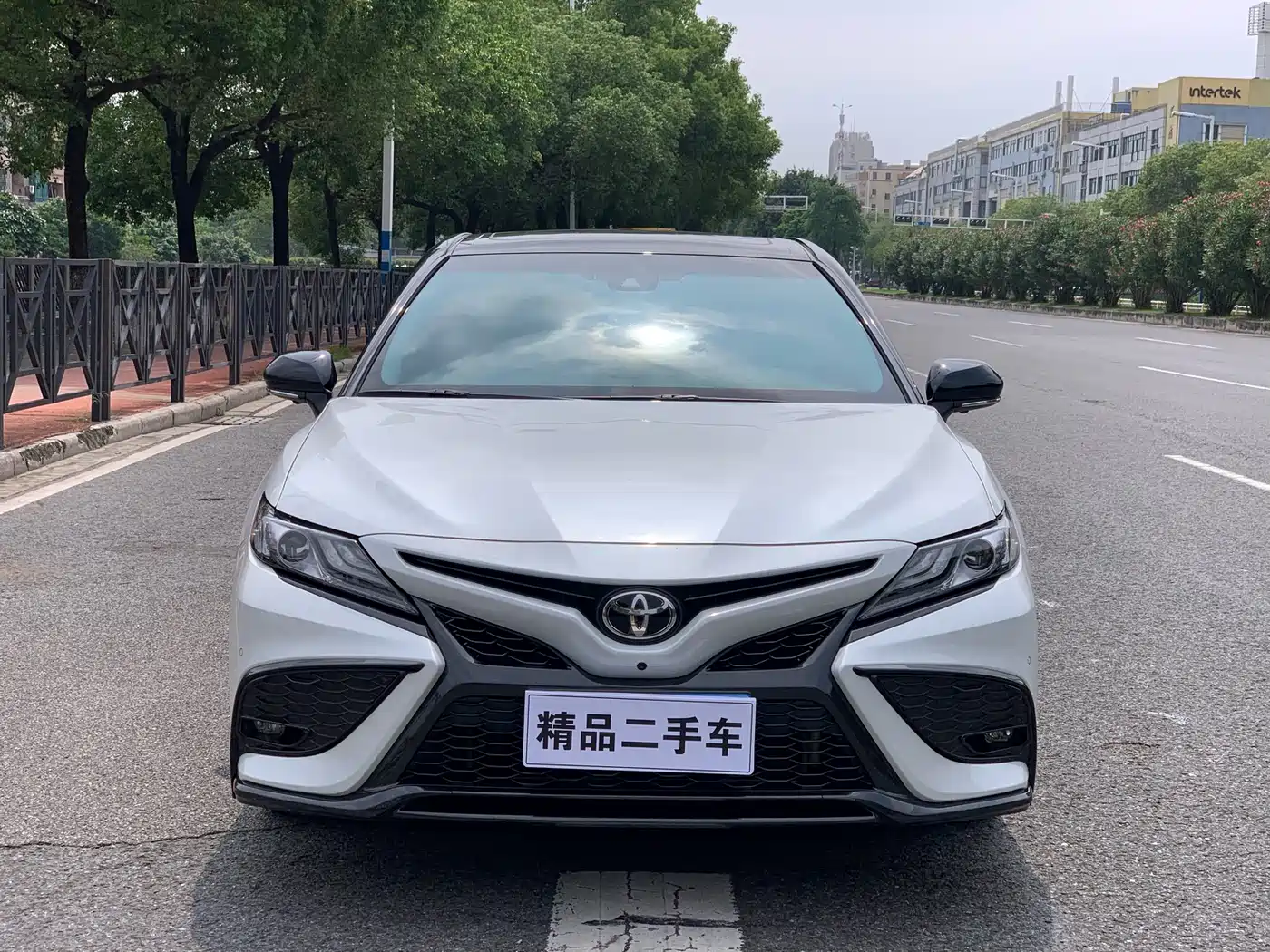Toyota Camry 2023 2.0S Knight Edition фото 2