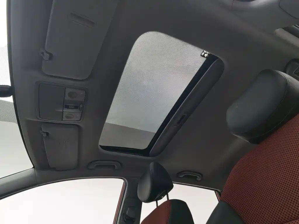Hyundai Reina 2016 2014 Model 1.6L Automatic TOP