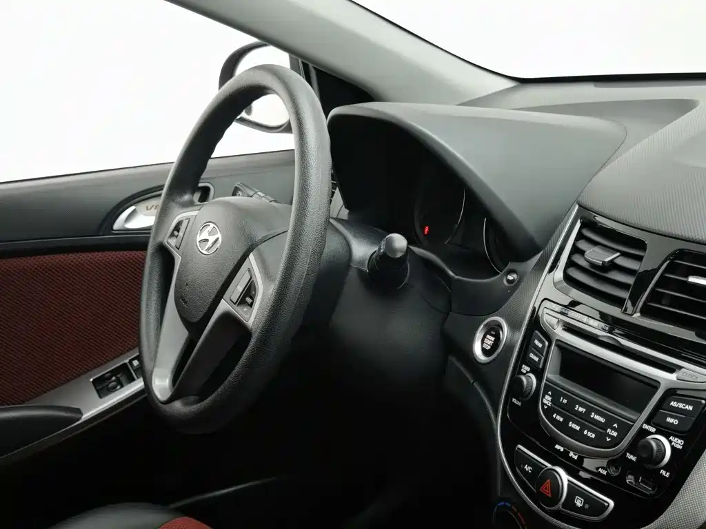 Hyundai Reina 2016 2014 Model 1.6L Automatic TOP