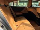 Фото 10 - Lexus ES