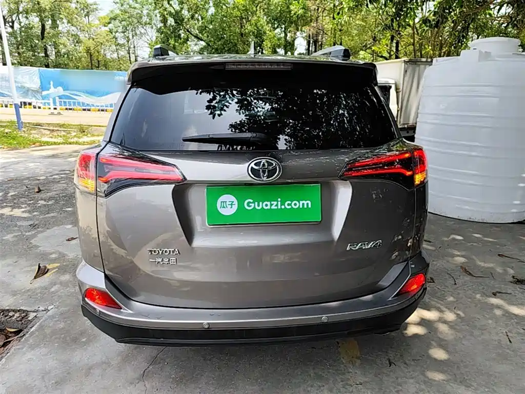 Toyota RAV4 Rongfang 2016 2.0L CVT 2WD Trend (China V) фото 6