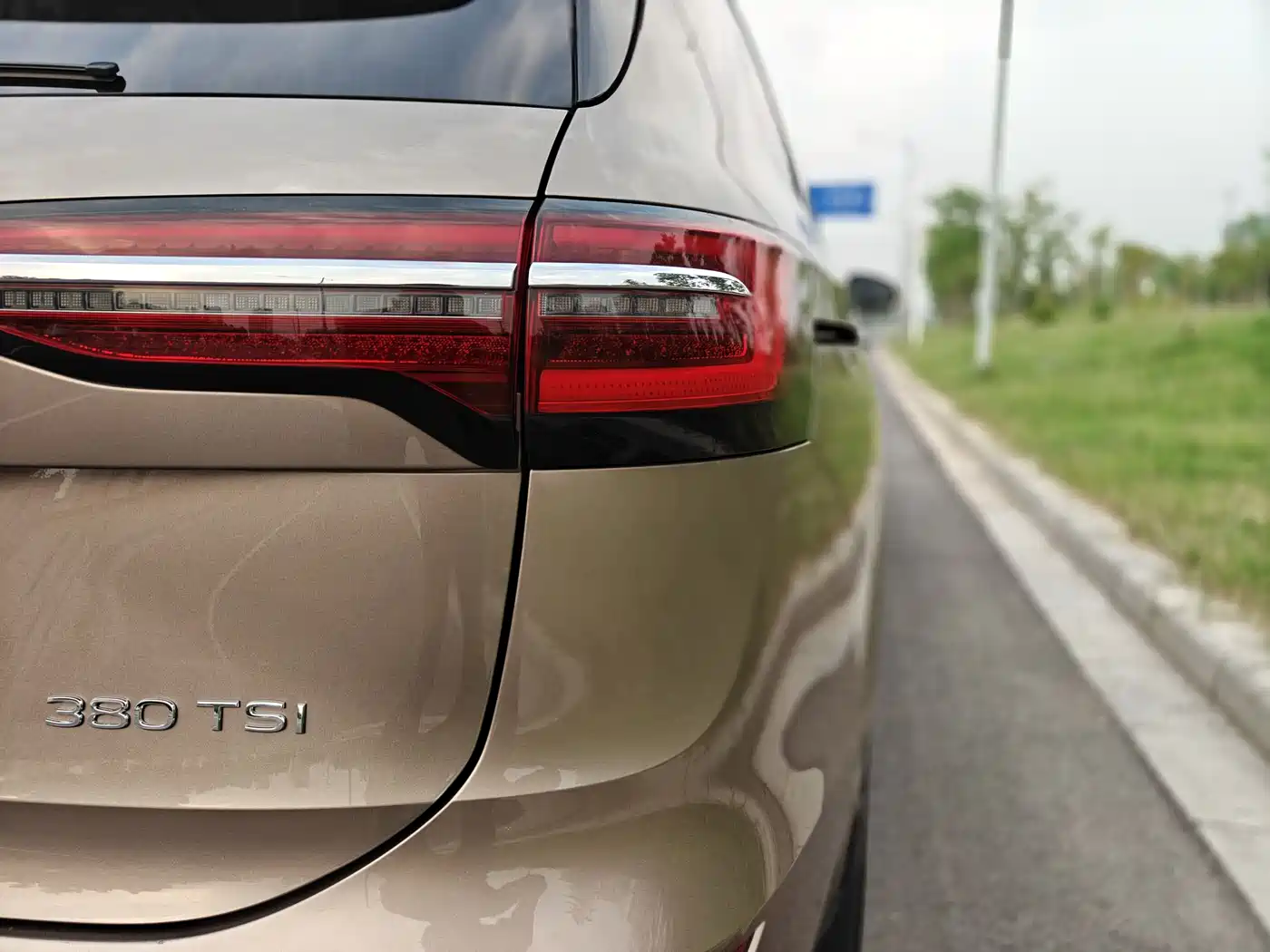Volkswagen Viloran 2020 380TSI Premium фото 18