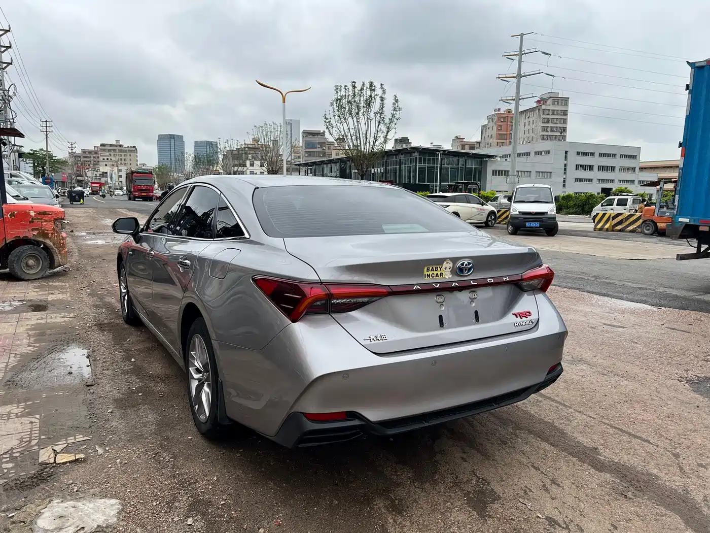 Toyota Avalon 2019 Hybrid 2.5L Luxury Edition China V фото 28