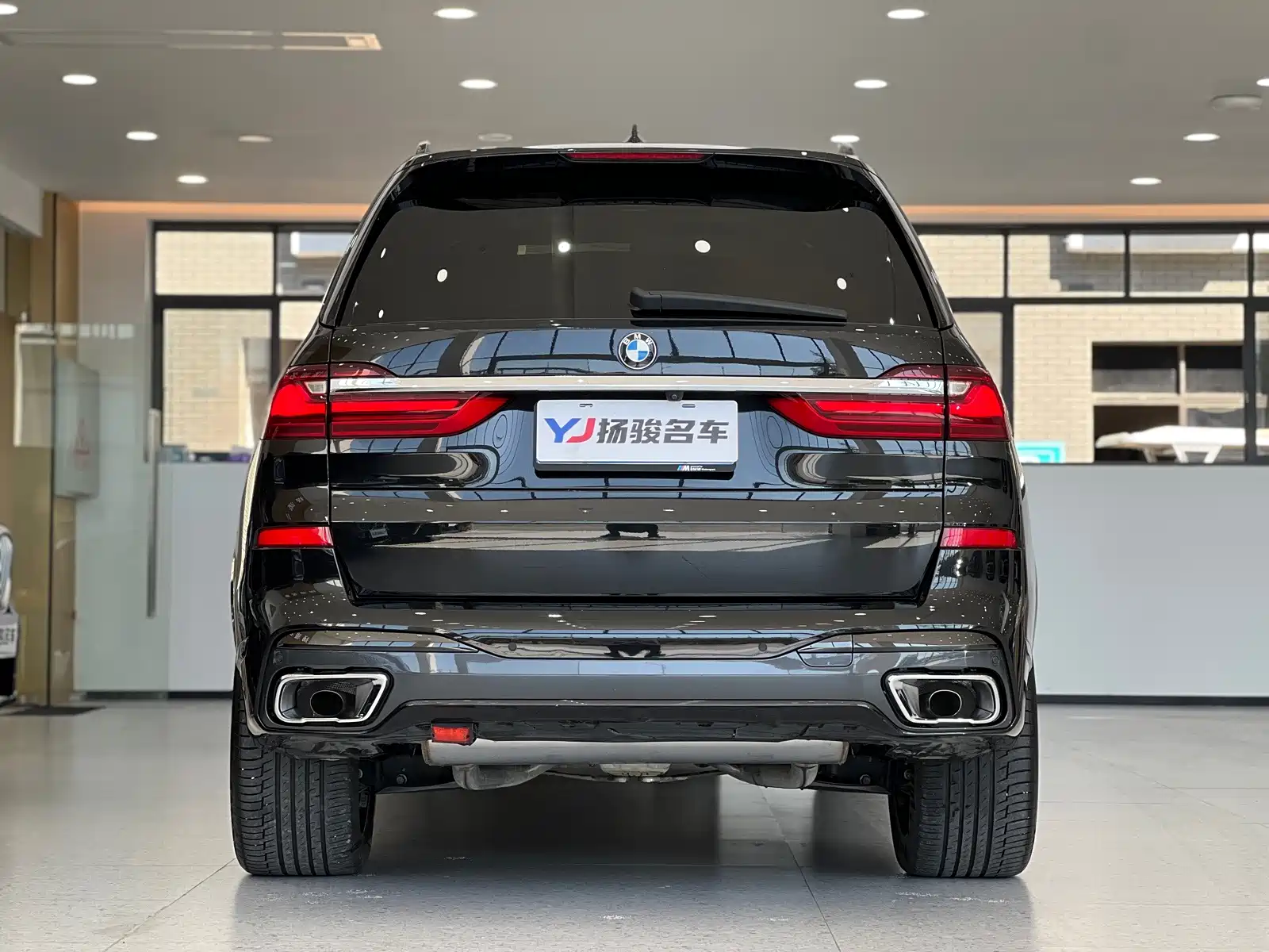 Фото 4 - BMW X7