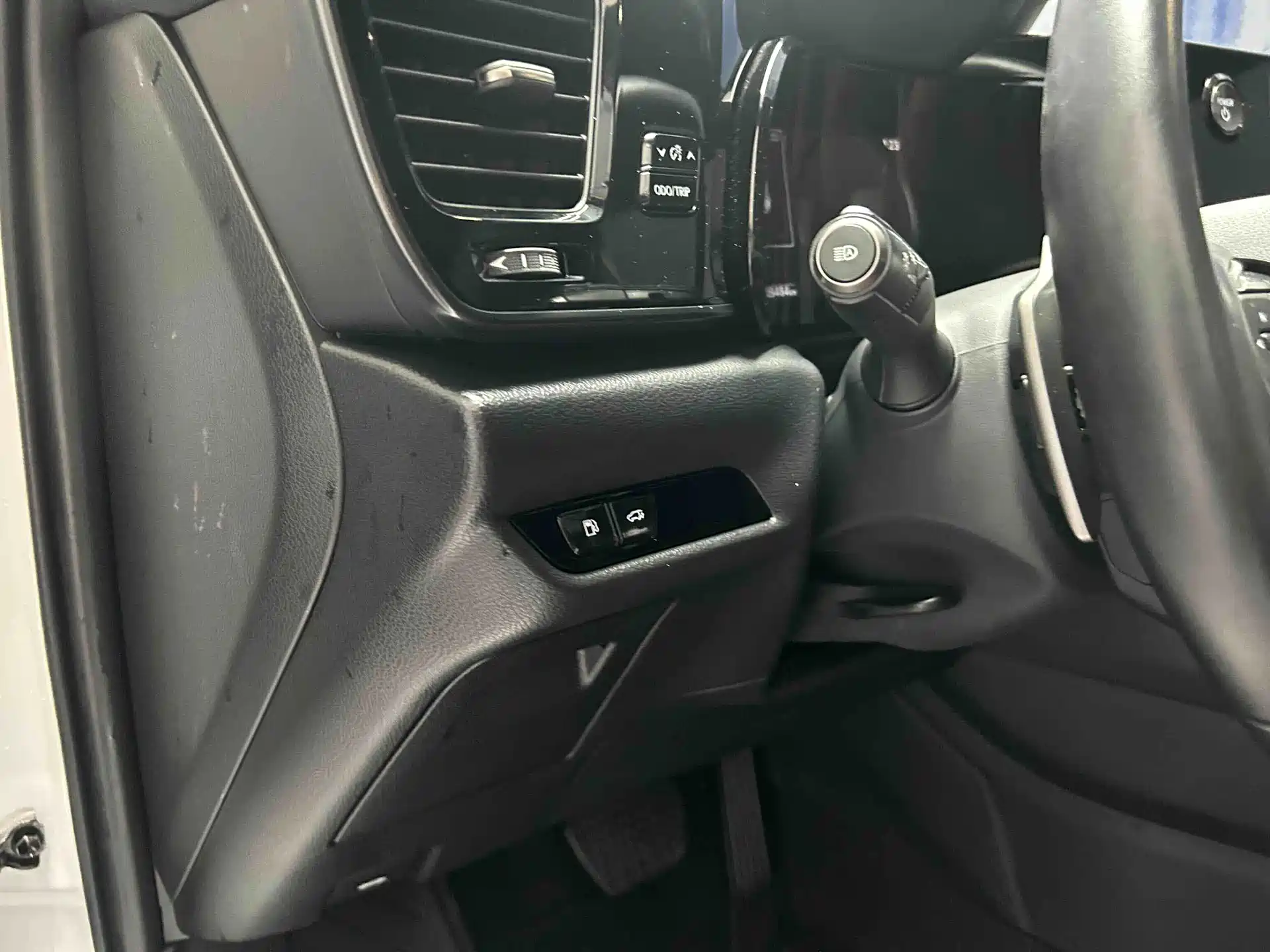Фото 13 - Lexus NX