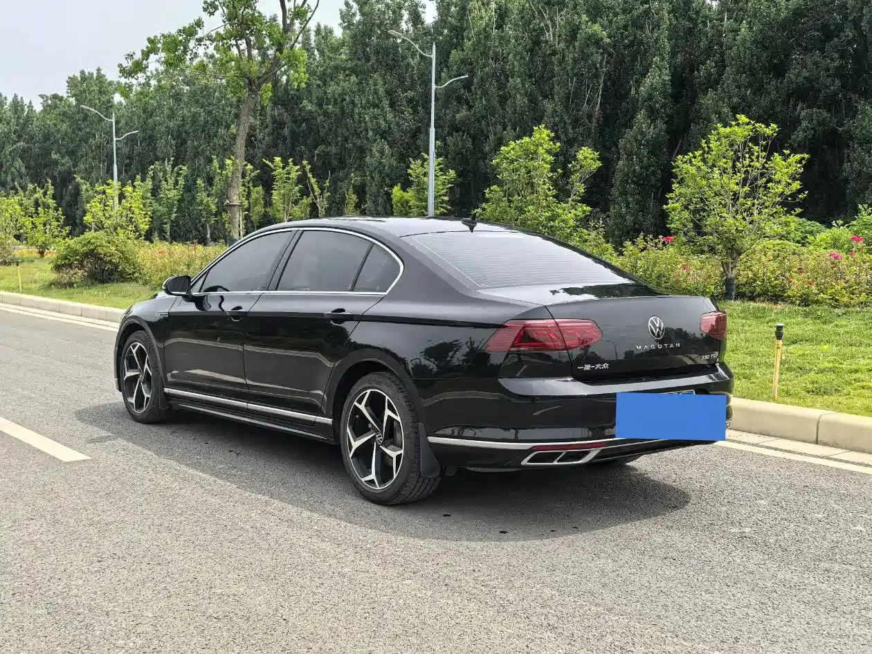 Volkswagen Magotan 2023 Model 2 Million Commemorative Edition 330TSI DSG Luxury фото 9