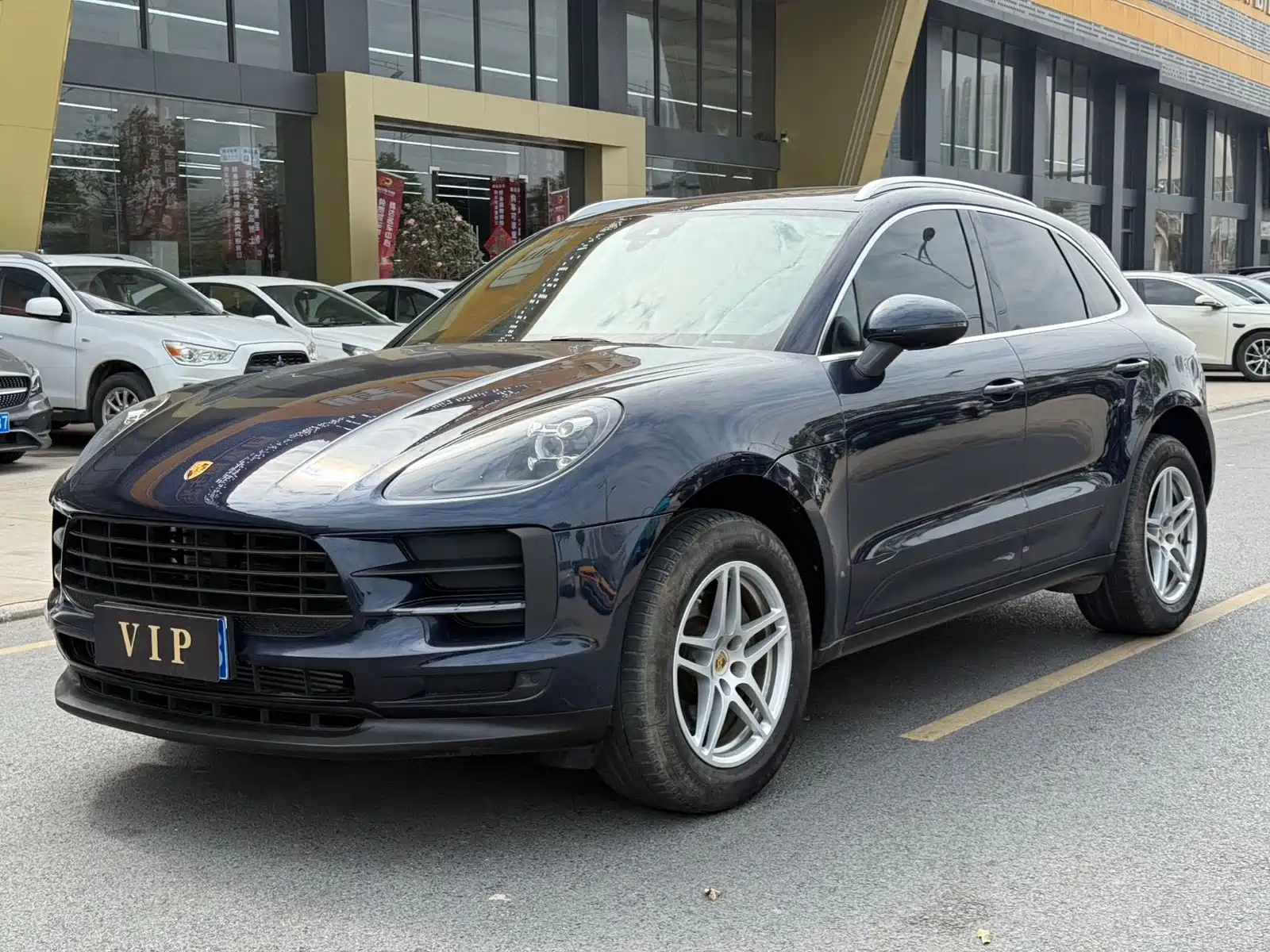 Photo 1 - Porsche Macan