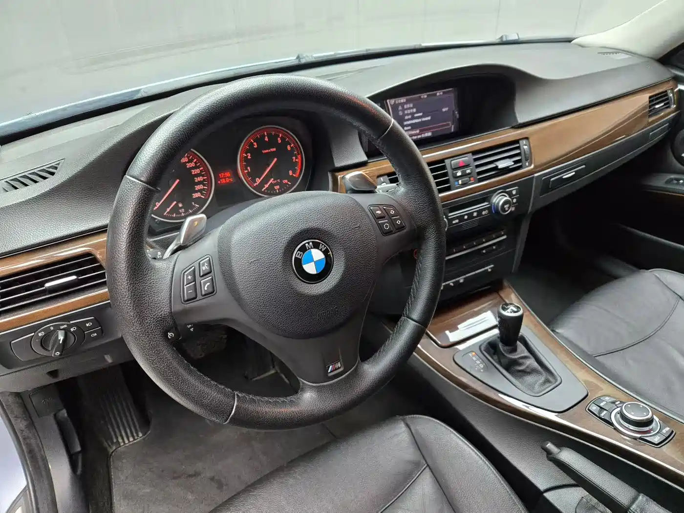 BMW 3 Series (Import) 2009 335i фото 4