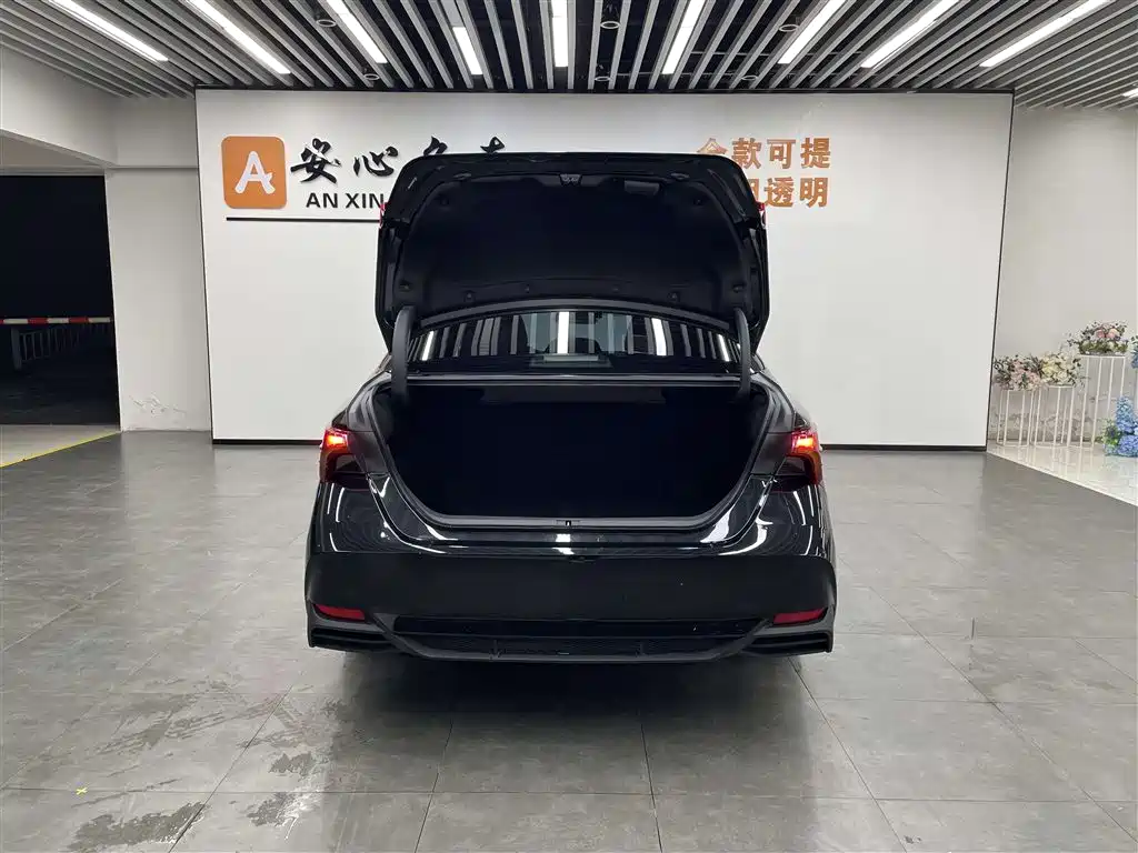 Toyota Avalon 2023 2.0L Aspiration Edition фото 19