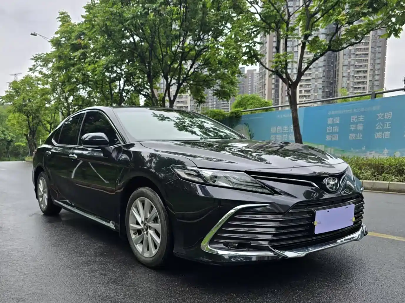 TOYOTA CAMRY