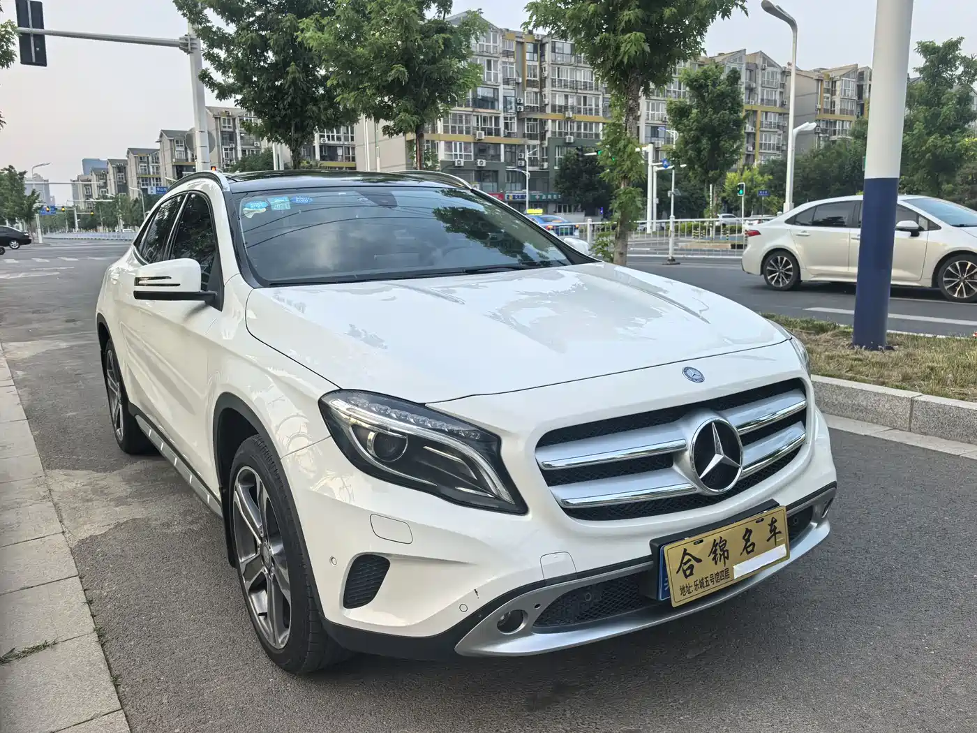 Mercedes-Benz GLA 2016 GLA 220 4MATIC Luxury фото 2