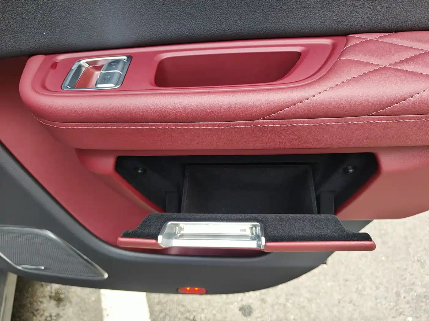 Hongqi E-HS9 2022 690km Qi Xiang Edition (6-seater) фото 24