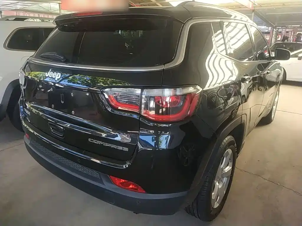Фото 7 - Jeep Compass