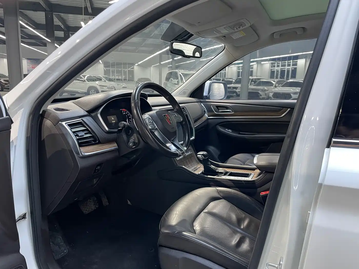 Roewe RX8 2018 2018 30T Smart Internet 2WD Flagship Edition