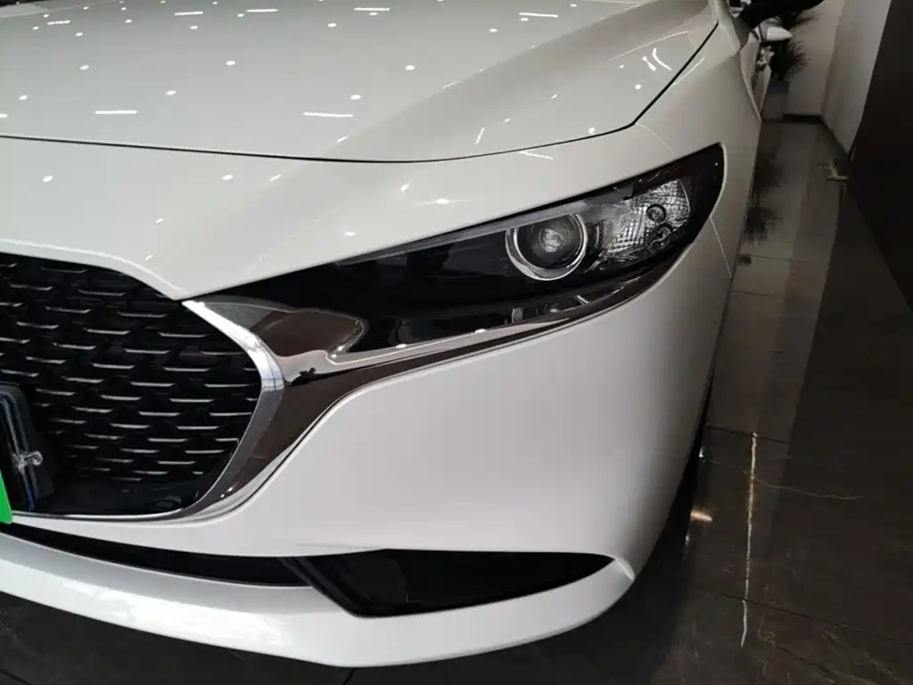 Mazda Mazda3 Axela 2025 2023 2.0L Auto Zhixuan