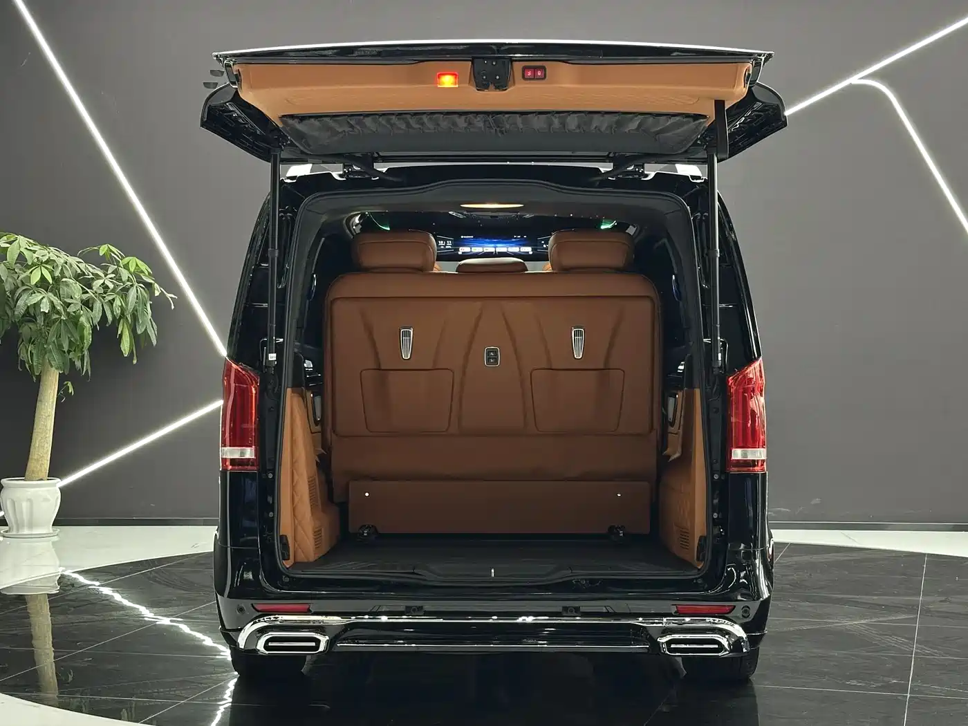 Mercedes-Benz Vito 2023 2.0T Business 7-Seater фото 16