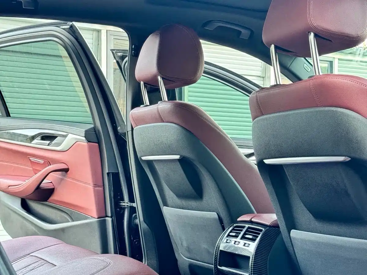 BMW 5 Series 2022 525Li M Sport Package фото 10