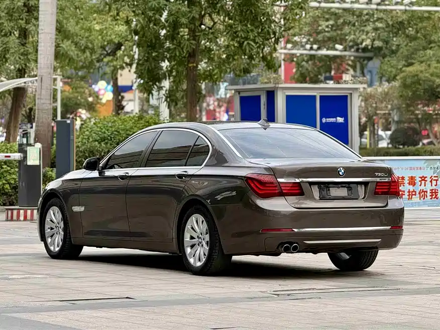 BMW 7 Series 2013 Model 730Li Leading фото 5