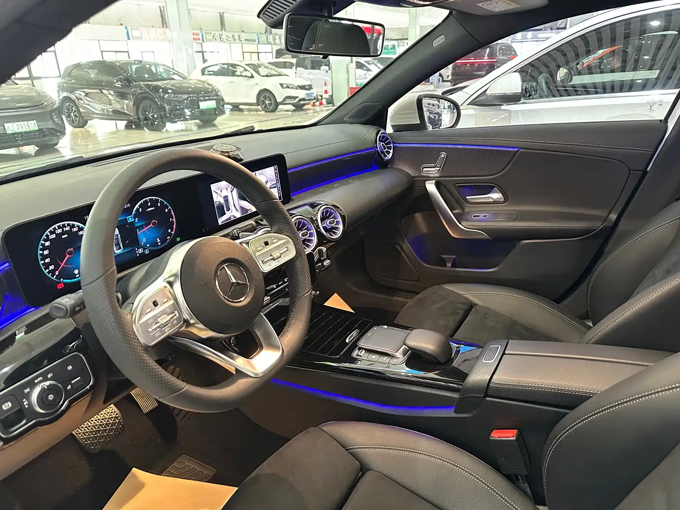 Mercedes-Benz A-Class 2021 A 200 L Sport Sedan Fashion Edition фото 4
