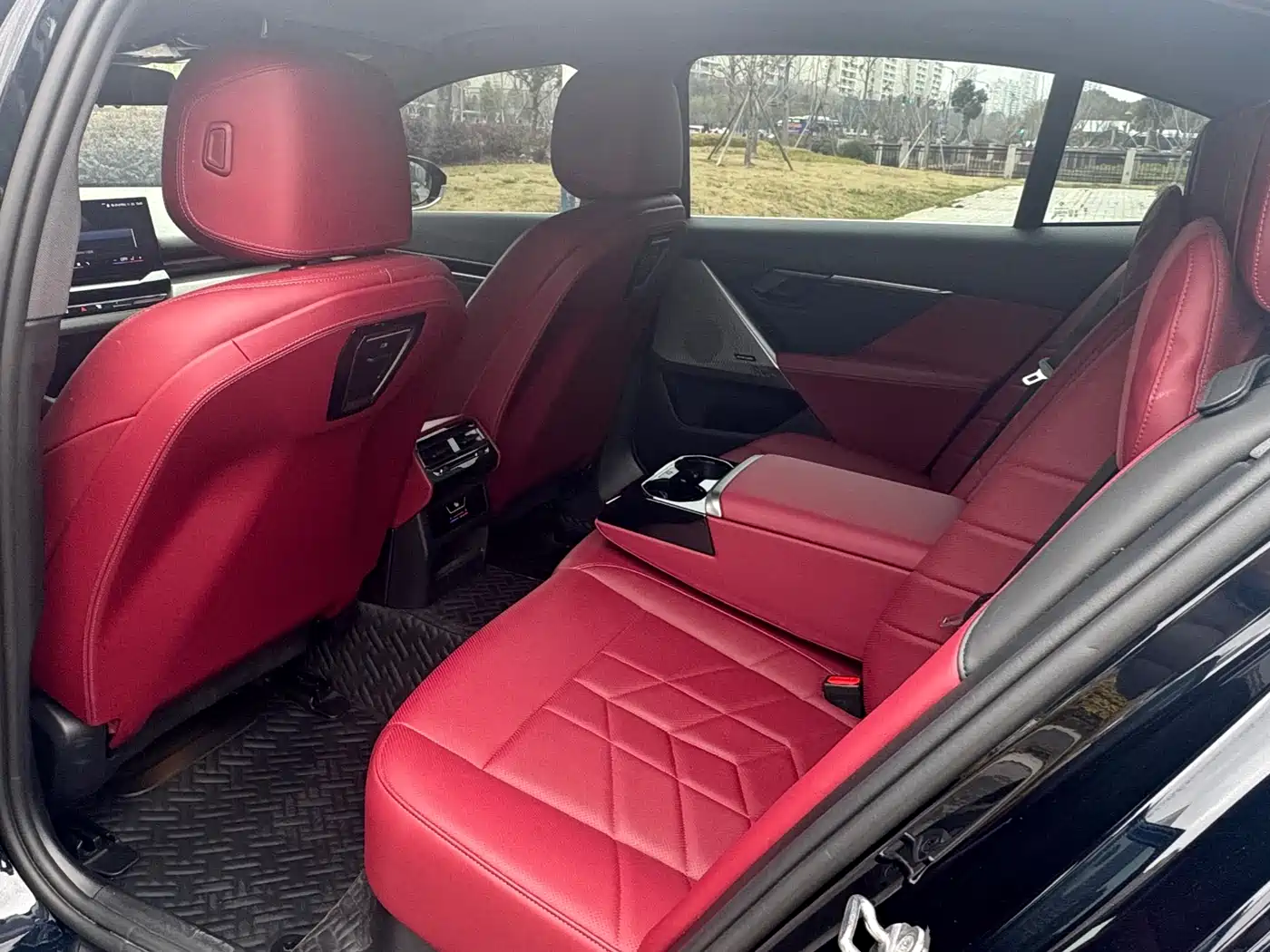 BMW 5 Series 2024 525Li M Sport Package фото 8