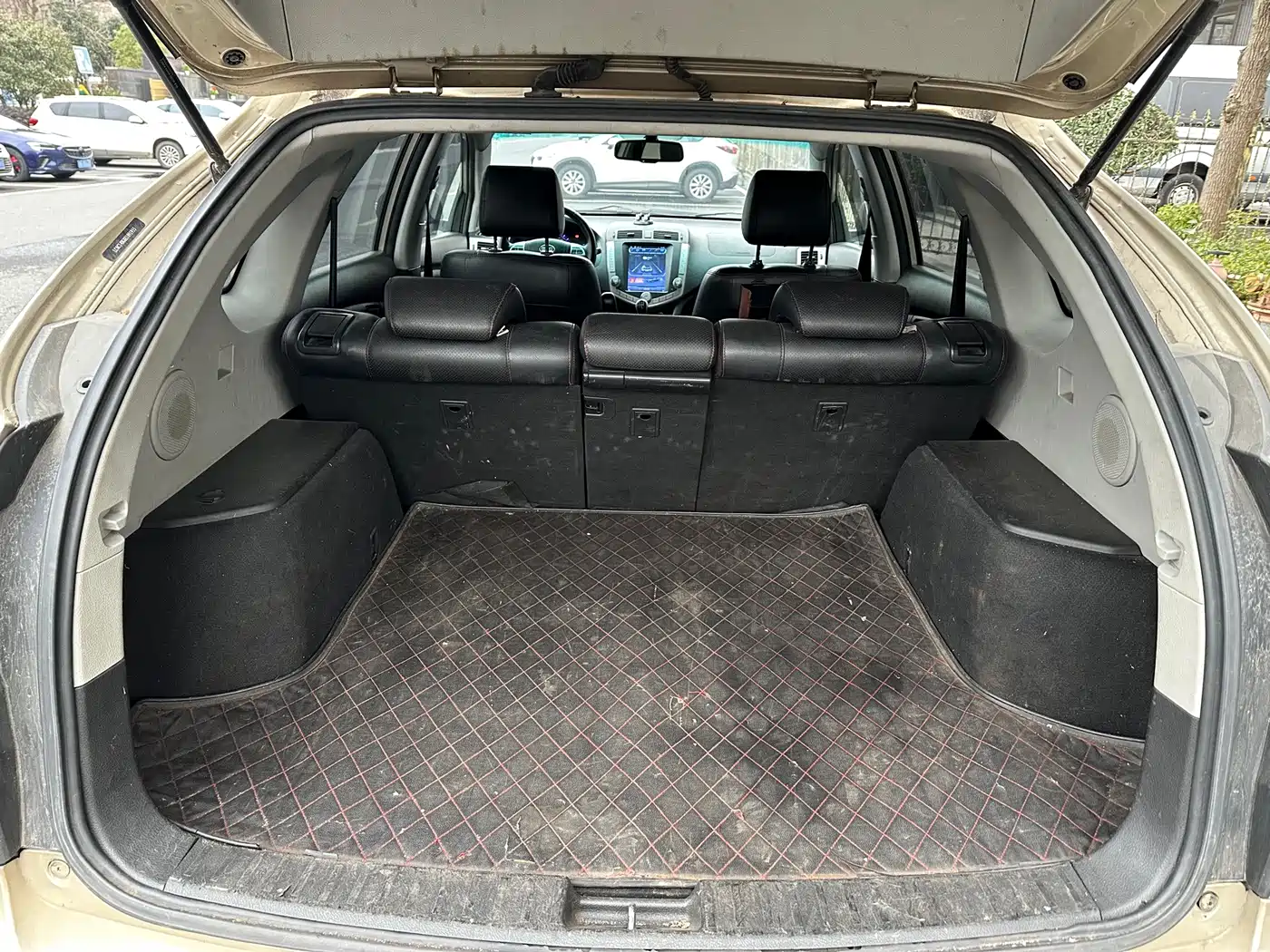 BYD S6 2015 2014 Model 2.0L Manual Luxury 5-Seater