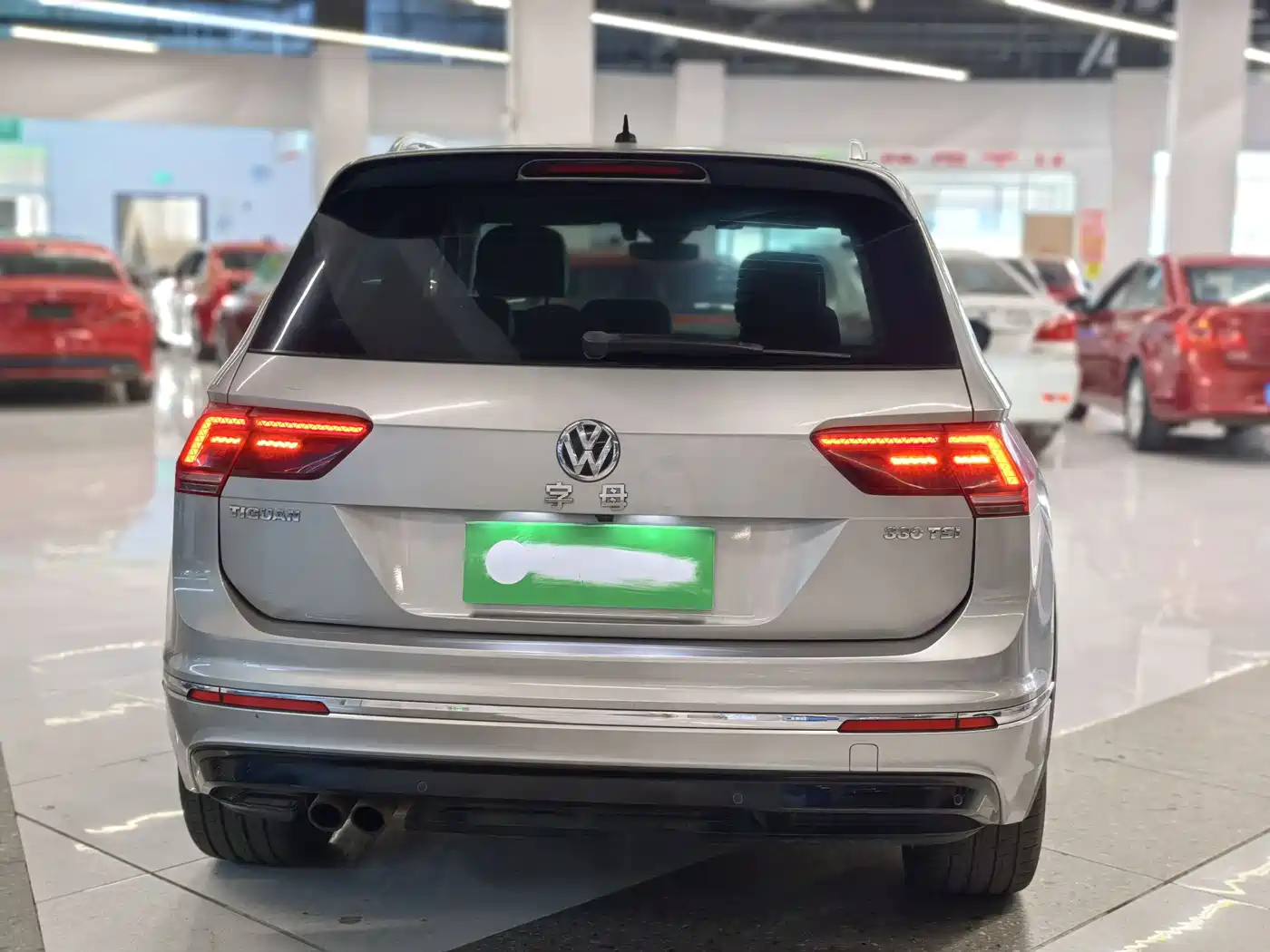 VOLKSWAGEN TIGUAN