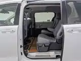 Фото 15 - Toyota Granvia