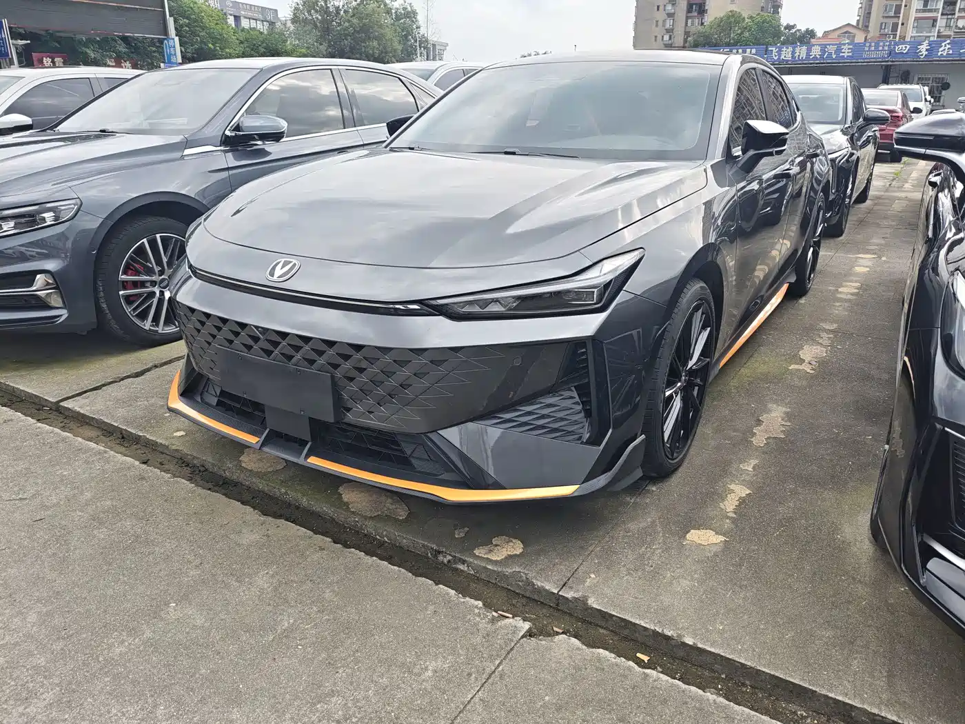 Changan Changan UNI-V 2024 1.5T Deluxe Sport