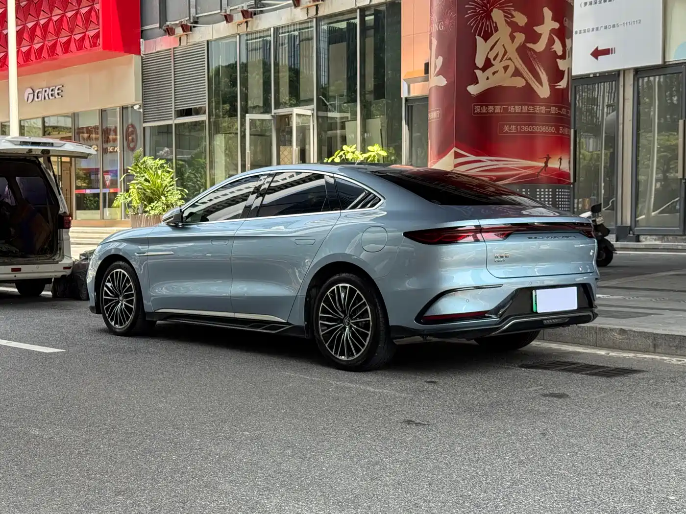 BYD Han 2023 DM-i Champion Edition 121KM Honor фото 16