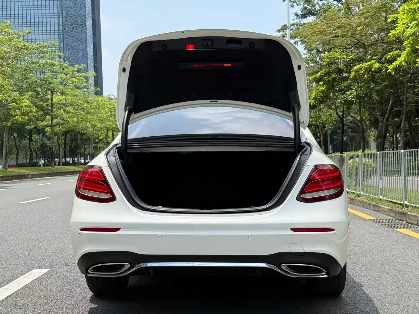 Mercedes-Benz E-Class 2017 E 200 L 4MATIC фото 17