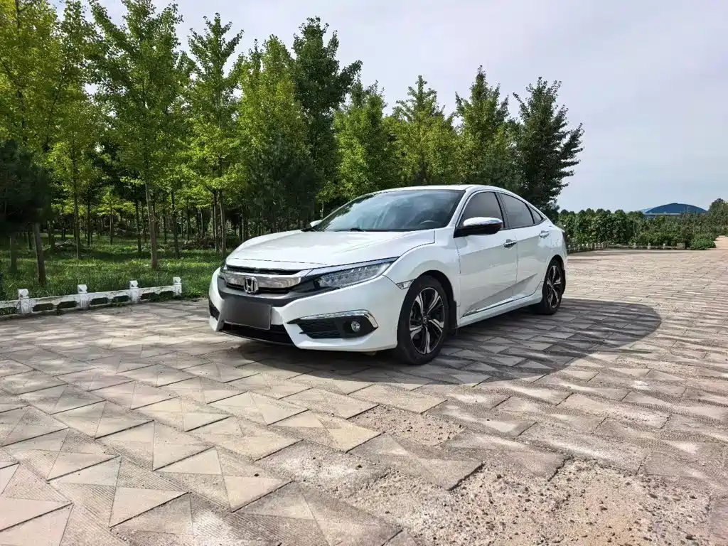 Фото 1 - Honda Civic