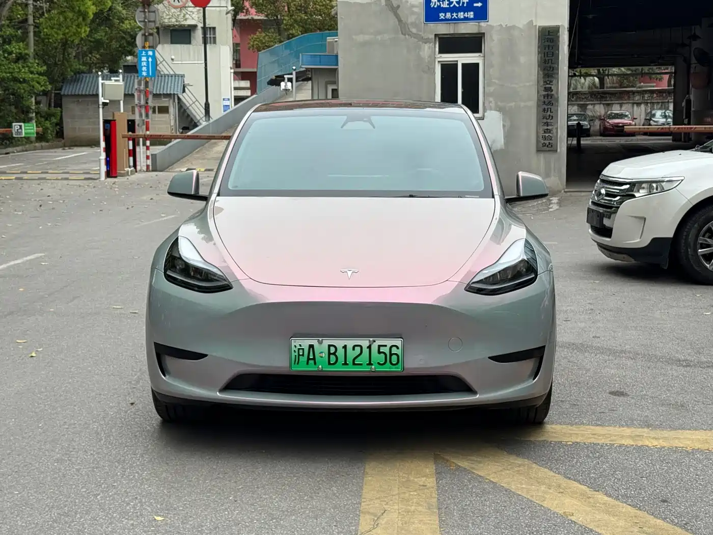 TESLA MODEL Y